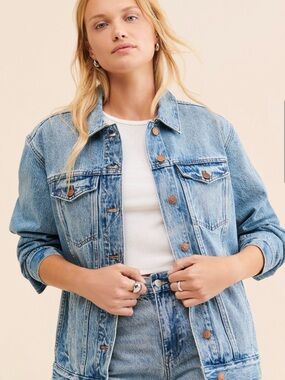 Madewell Oversized Trucker Jean Jacket in Kelson Wash